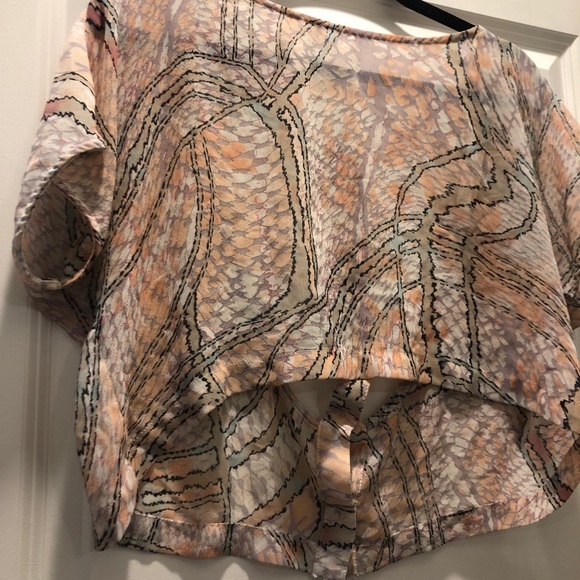 Peach Crop Top - Picture 2 of 4